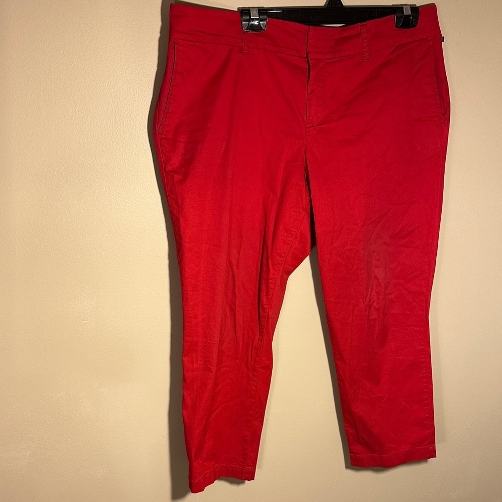 Kut from the Kloth Vibrant Red cropped trouser
